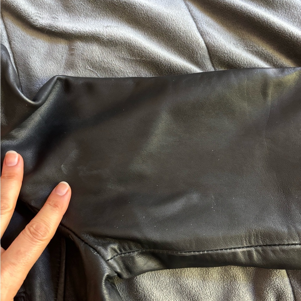 Barneys Original Women's Cropped Black Leather Biker Jacket - Picture 14 of 16